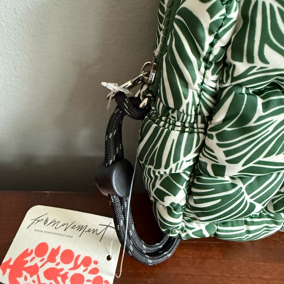 FREE PEOPLE Printed Mini Case Toucan Tropics - Picture 3 of 10